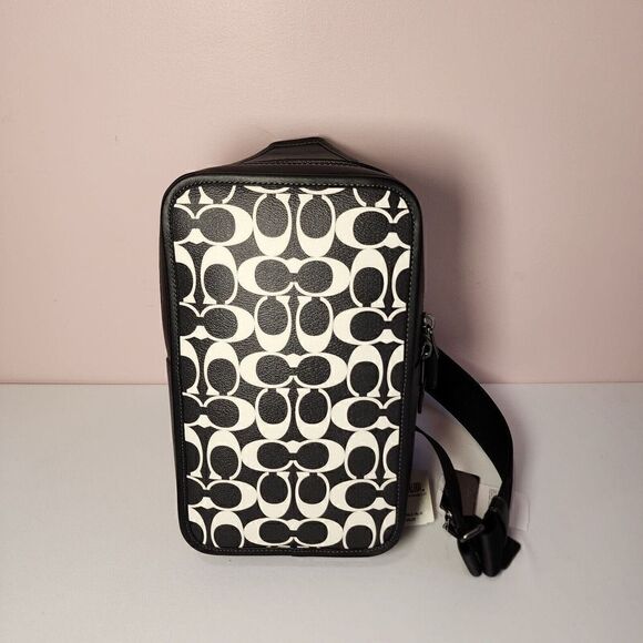 NWT Coach CP071 Sullivan Pack in Signature Canvas & Leather Black/Chalk - Picture 1 of 7